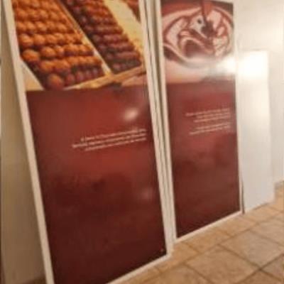 01 (um) Painel de 1,5m x 1m.