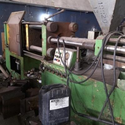01 (uma) Máquina Injetora de plástico – Guarulhos – SP