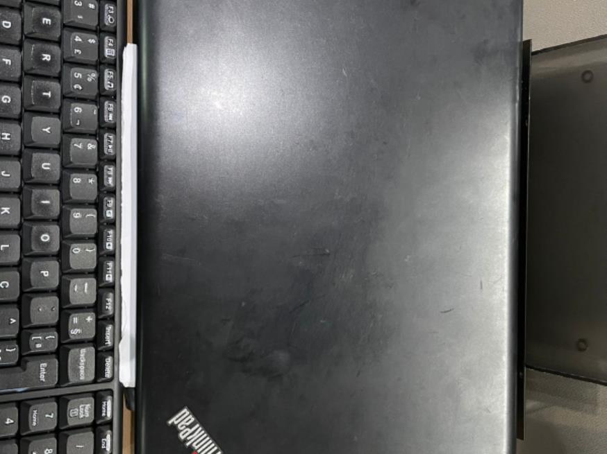 Foto ilustrativa 1 - 05 NOTEBOOKS DA MARCA DELL OU LENOVO