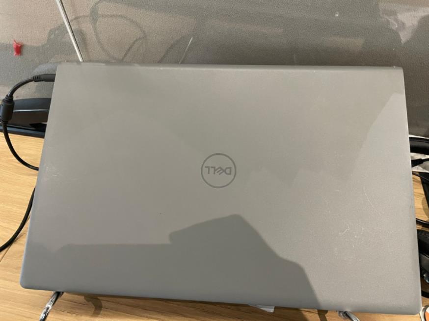 Foto ilustrativa 3 - 05 NOTEBOOKS DA MARCA DELL OU LENOVO
