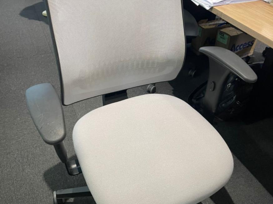Foto ilustrativa 1 - 10 CADEIRAS ERGONÔMICAS FLEXFORM