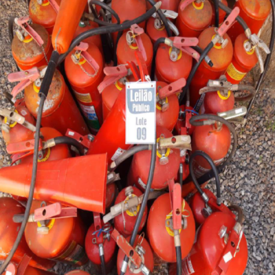 32 EXTINTORES DE INCÊNDIO