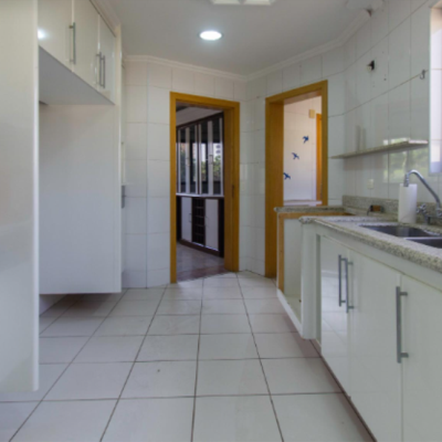 Apartamento com 196m² e 3 Vagas