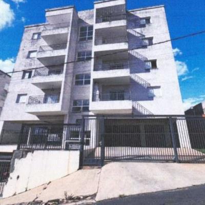 Apartamento com vaga de garagem
