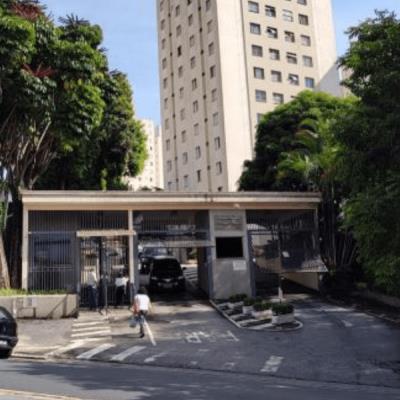 Apartamento com vaga de garagem