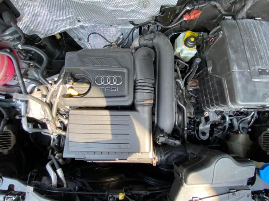 Foto ilustrativa 8 - AUDI Q3 1.4 TFSI 2016 – CINZA – GASOLINA