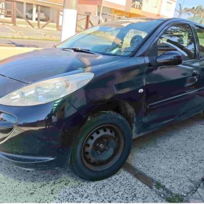 Automóvel Peugeot 207 preto 2010/2011