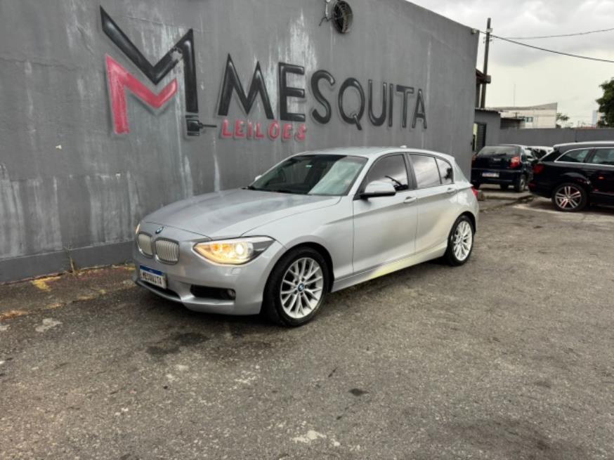 Foto ilustrativa 3 - BMW 118IA 1.6 AUT 2015  – PRATA – GASOLINA