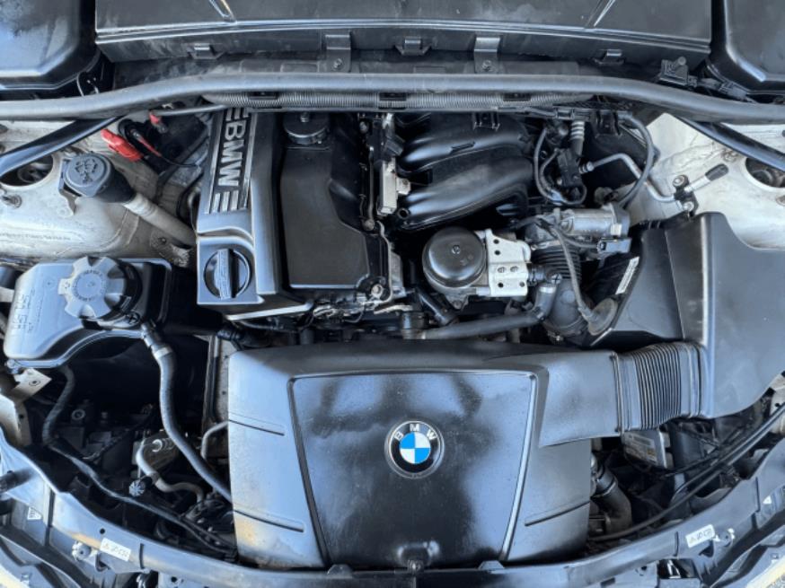 Foto ilustrativa 8 - BMW 318IA 2012 – BRANCA – GASOLINA