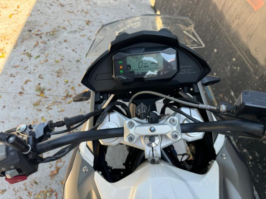 Foto ilustrativa 5 - BMW G310 GS 2021 – BRANCA – GASOLINA