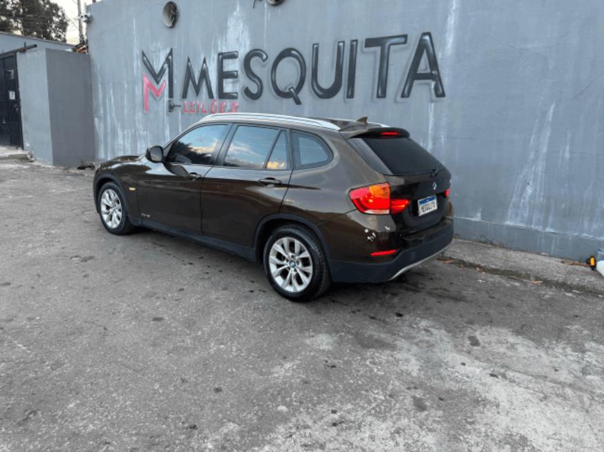 Foto ilustrativa 2 - BMW X1 SDRIVE 2011 – MARROM – GASOLINA