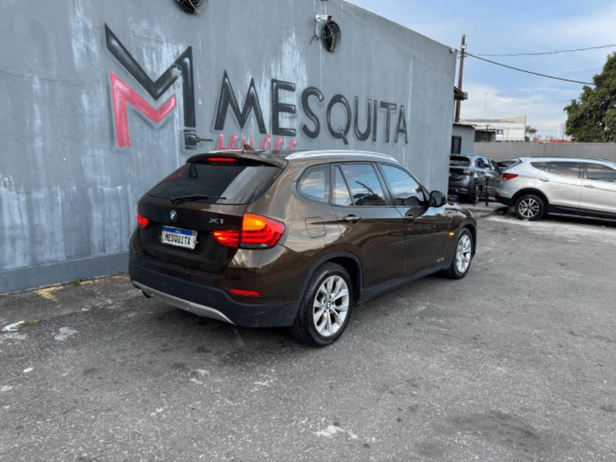Foto ilustrativa 4 - BMW X1 SDRIVE 2011 – MARROM – GASOLINA