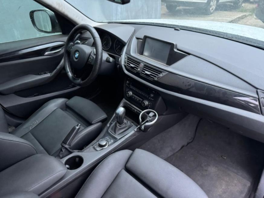 Foto ilustrativa 5 - BMW X1 XDRIVE 28i 3.0 2010 – BRANCA – GASOLINA