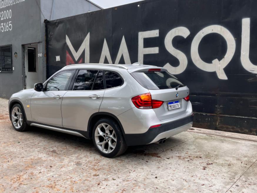 Foto ilustrativa 2 - BMW X1 XDRIVE 28i 3.0 2011 BLINDADO – PRATA – GASOLINA
