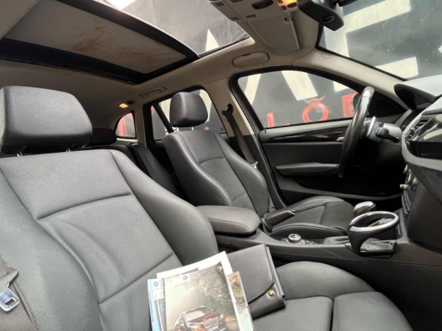 Foto ilustrativa 6 - BMW X1 XDRIVE 28i 3.0 2011 BLINDADO – PRATA – GASOLINA