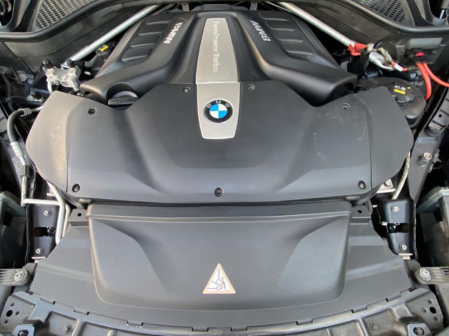 Foto ilustrativa 3 - BMW X6 XDRIVE50I M SPORT BI-TURBO 2016 – PRETA – GASOLINA