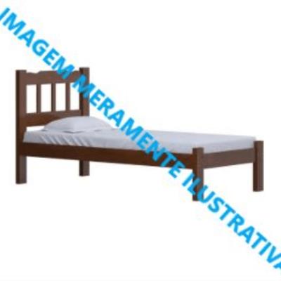 Cama de solteiro, com colchão.