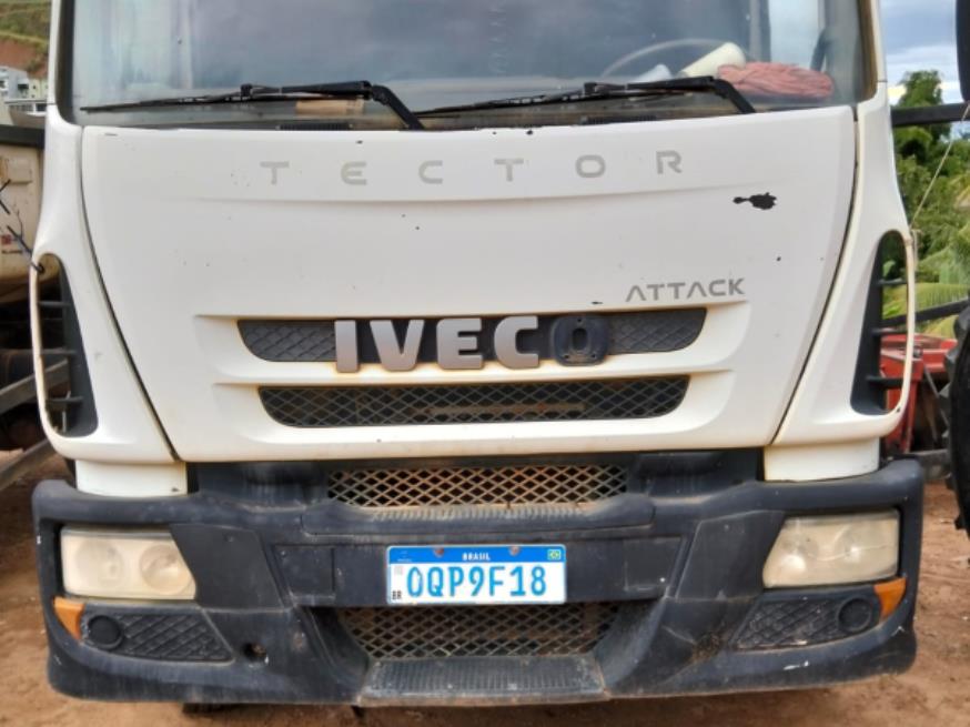 Foto ilustrativa 1 - CAMINHAO IVECO/TECTOR 170E22, DIESEL, BRANCA, 2013/2013, CHASSI: 93ZA1RGH0D8923857, RENAVAM: 00559122632, NO ESTADO EM QUE SE ENCONTRA.