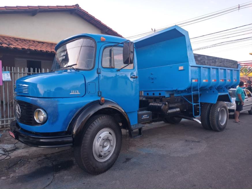 Foto ilustrativa 1 - CAMINHAO M.B./M.BENZ L 1113, DIESEL, AZUL, 1978/1978, NO ESTADO EM QUE SE ENCONTRA.