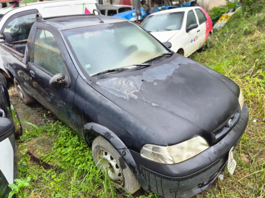 Foto ilustrativa 7 - CAR/CAMINHONETE/C. ABERT, FIAT/STRADA FIRE, PRETA, GASOLINA, 2004/2005, CHASSI: 9BD27801052434748, RENAVAM: 845468669, NO ESTADO EM QUE SE ENCONTRA.