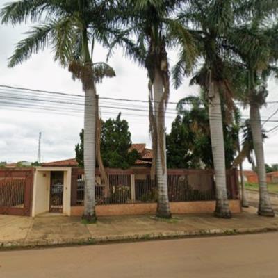Casa com 418,13m² de terreno