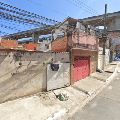 Casa em terreno de 179m²
