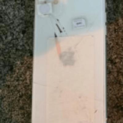 Celular Apple/iPhone 11, cor branco.
