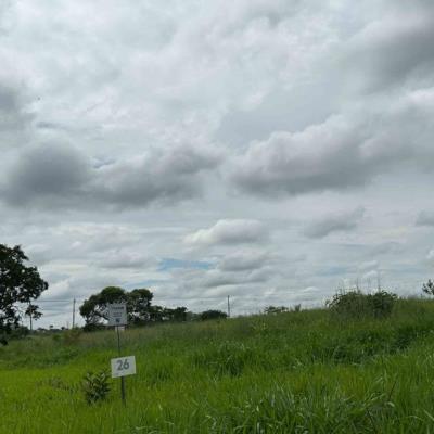 Chácara 26, Quadra 06, localizada na Rua G, no Chacreamento Espelho D’Água, em Abaeté/MG, com área total de 1.000,00 m², matrícula nº 29.130 do CRI de Abaeté/MG.