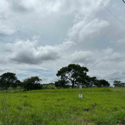 Chácara 27, Quadra 04, localizada na Rua F, no Chacreamento Espelho D’Água, em Abaeté/MG, com área total de 1.000,00 m², matrícula nº 29.058 do CRI de Abaeté/MG.