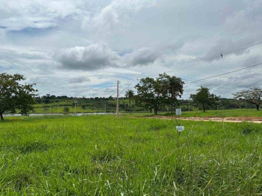 Foto ilustrativa 1 - Chácara 33, Quadra 04, do Chacreamento Espelho D’Água, situada na Rua F, em Abaeté/MG, com área de 1.000,00 m², matrícula nº 29.064 do CRI de Abaeté/MG.