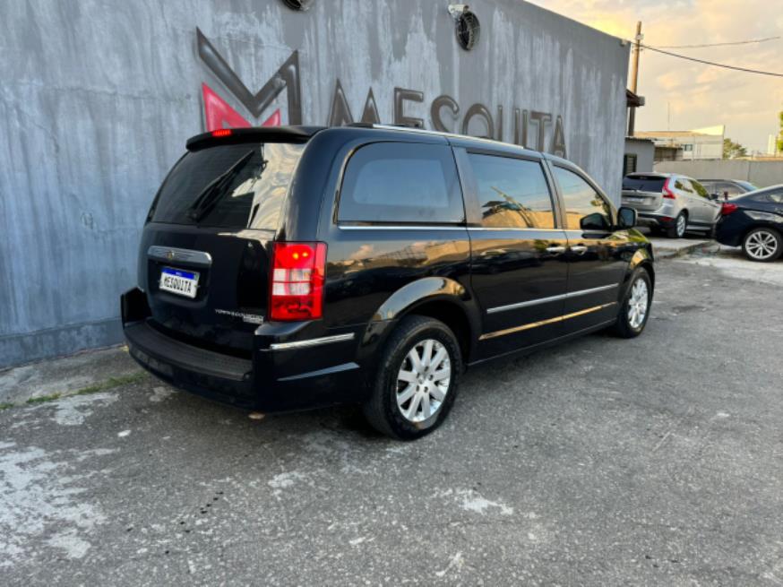 Foto ilustrativa 111 - CHRYSLER TOWN & COUNTRY Limited BLINDADO 2010- PRETA – GASOLINA