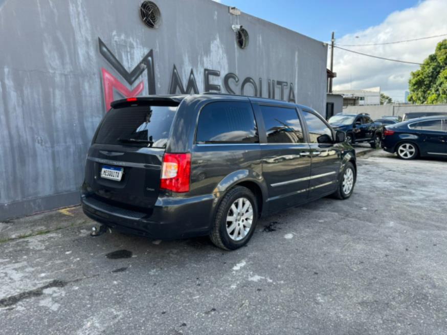 Foto ilustrativa 7 - CHRYSLER TOWN & COUNTRY TOURING BLINDADO 2012- PRETA – GASOLINA