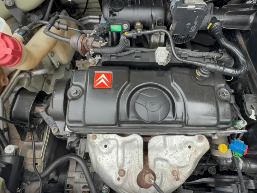 Foto ilustrativa 7 - CITROEN C3 GLX 1.4 2011 – PRATA – FLEX