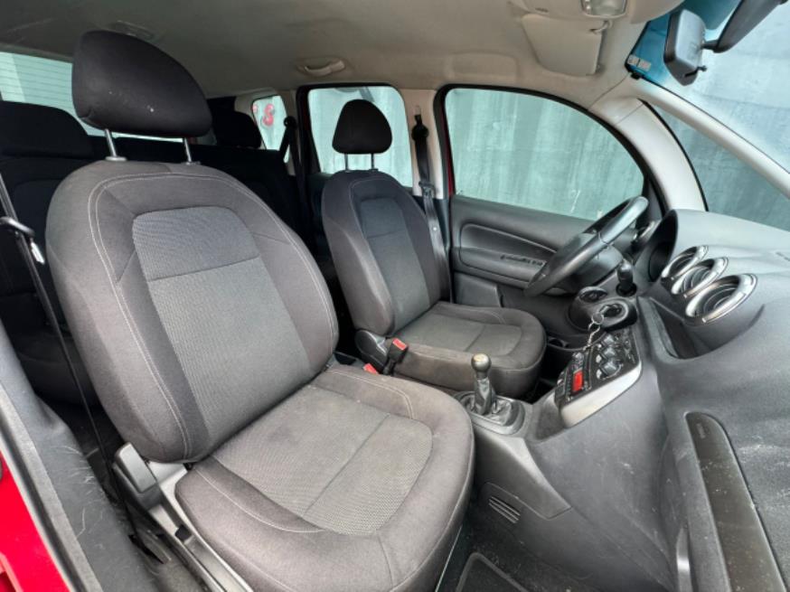 Foto ilustrativa 6 - CITROEN C3 PICASSO GLX  2013 – VERMELHO – FLEX