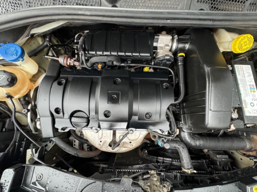 Foto ilustrativa 8 - CITROEN C4 CACTUS FEEL 1.6 2021 – CINZA – GASOLINA