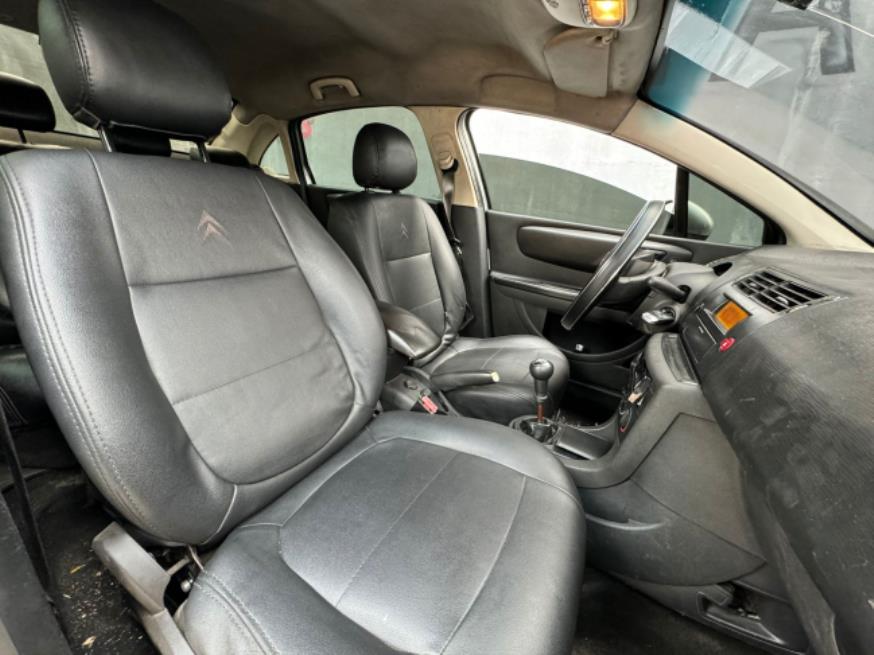 Foto ilustrativa 6 - CITROEN C4 PALLAS  GLX 2011 – PRATA – FLEX
