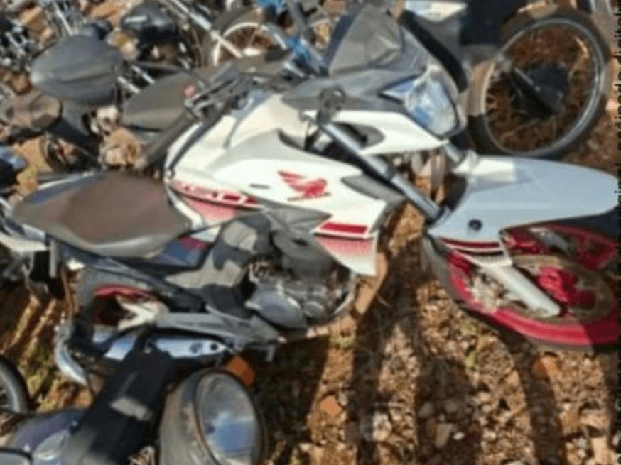 Foto ilustrativa 4 - Direitos sobre motocicleta Honda/CB250F Twister CBS