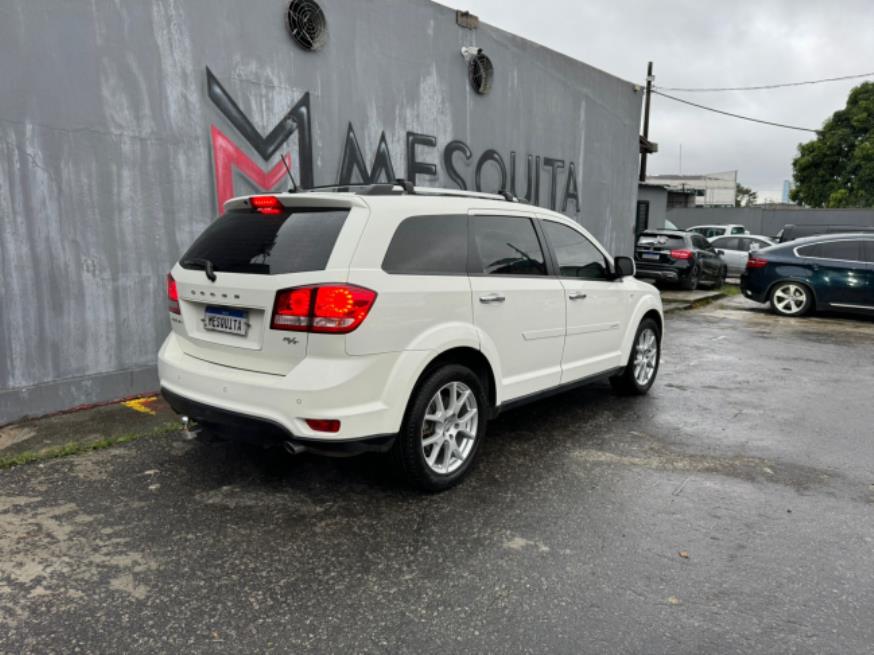 Foto ilustrativa 4 - DODGE JOURNEY RT 3.6 AT 2017 – BRANCA – GASOLINA
