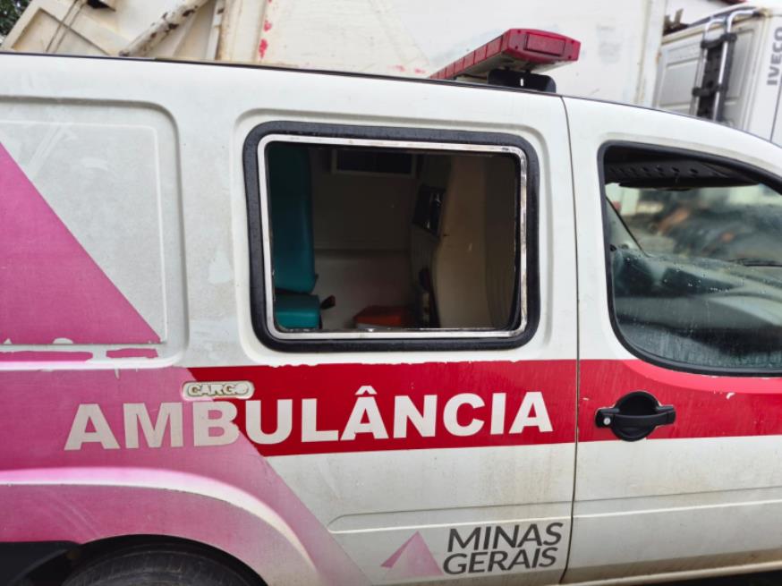 Foto ilustrativa 10 - ESP/CAMINHONETE AMBULANC, FIAT/DOBLO CA CIRILO AMB, BRANCA, ALC/GASOL, 2014/2014, CHASSI: 9BD223156E2036949, RENAVAM: 01155155278, NO ESTADO EM QUE SE ENCONTRA.