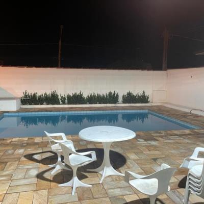 ESPAÇO DE EVENTOS COM PISCINA