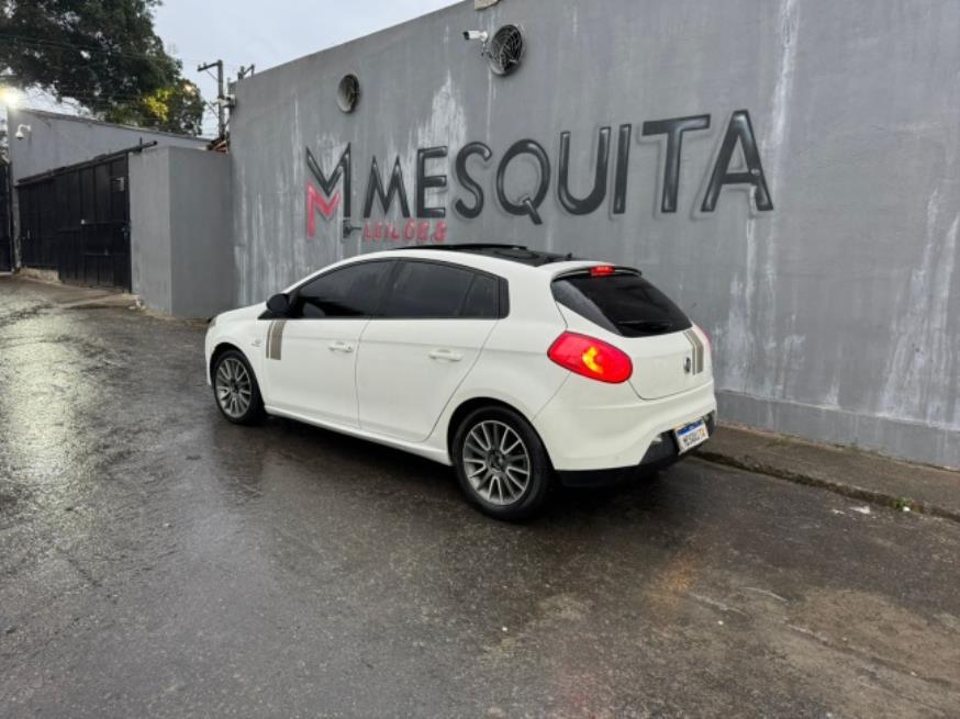 Foto ilustrativa 2 - FIAT BRAVO SPORTING 1.8 DUAL 2013 – BRANCO – FLEX