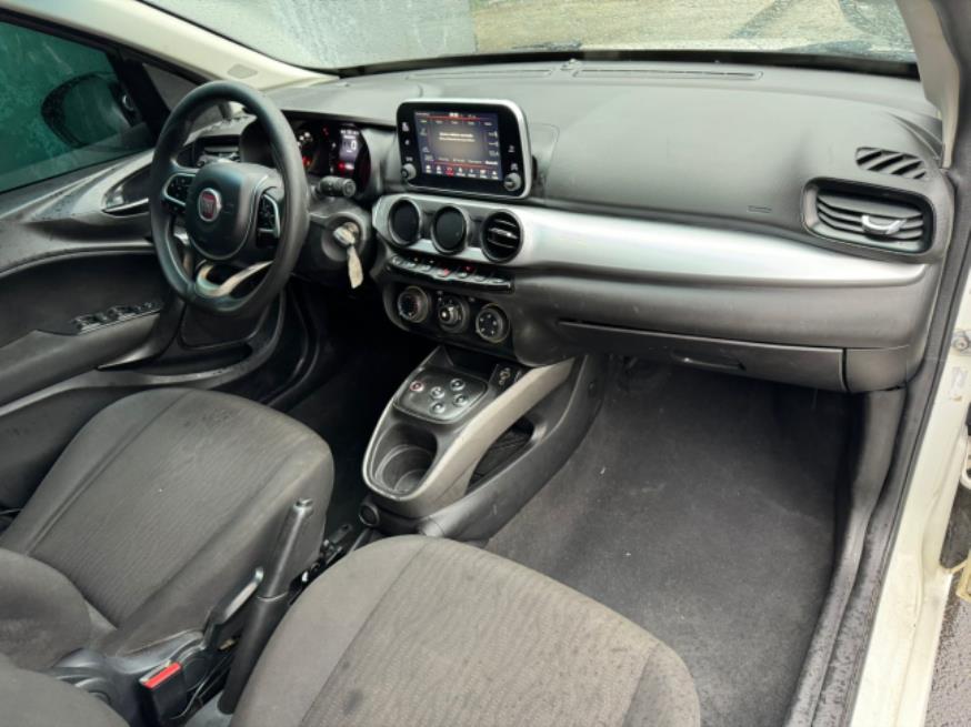 Foto ilustrativa 6 - FIAT CRONOS  DRIVE GSR 2019 – BRANCO – FLEX
