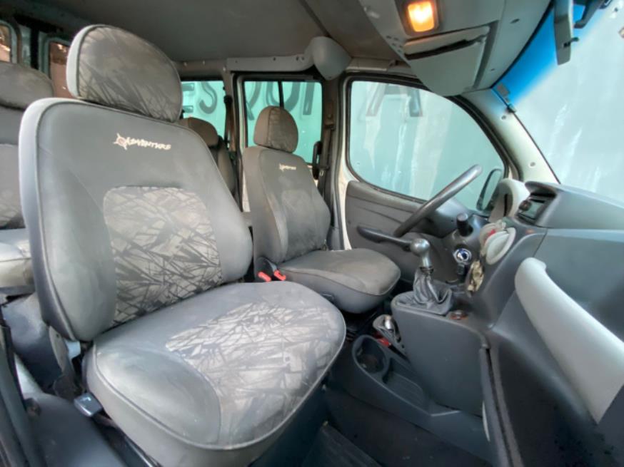 Foto ilustrativa 6 - FIAT DOBLO ADV 1.8 2009 – PRATA – FLEX/GNV
