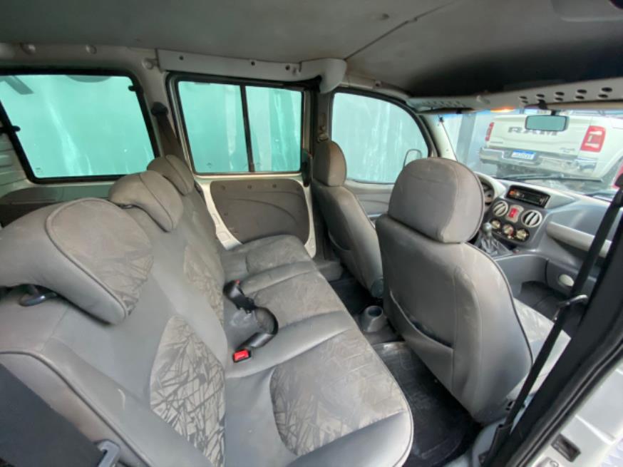 Foto ilustrativa 7 - FIAT DOBLO ADV 1.8 2009 – PRATA – FLEX/GNV