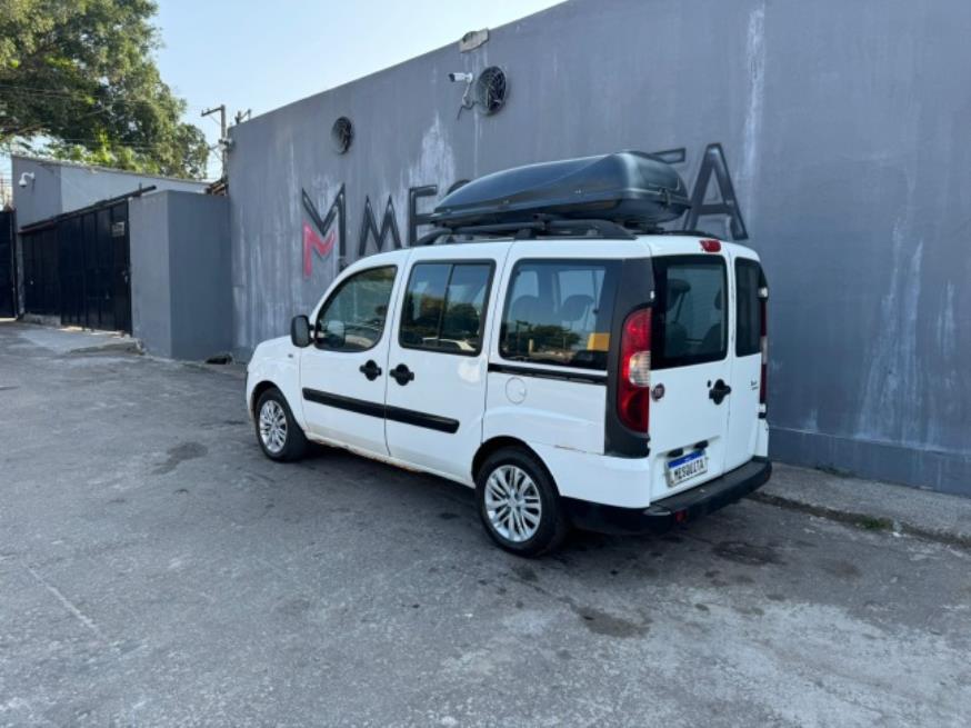 Foto ilustrativa 2 - FIAT DOBLO ESSENCE 1.8  2020 – BRANCA – FLEX