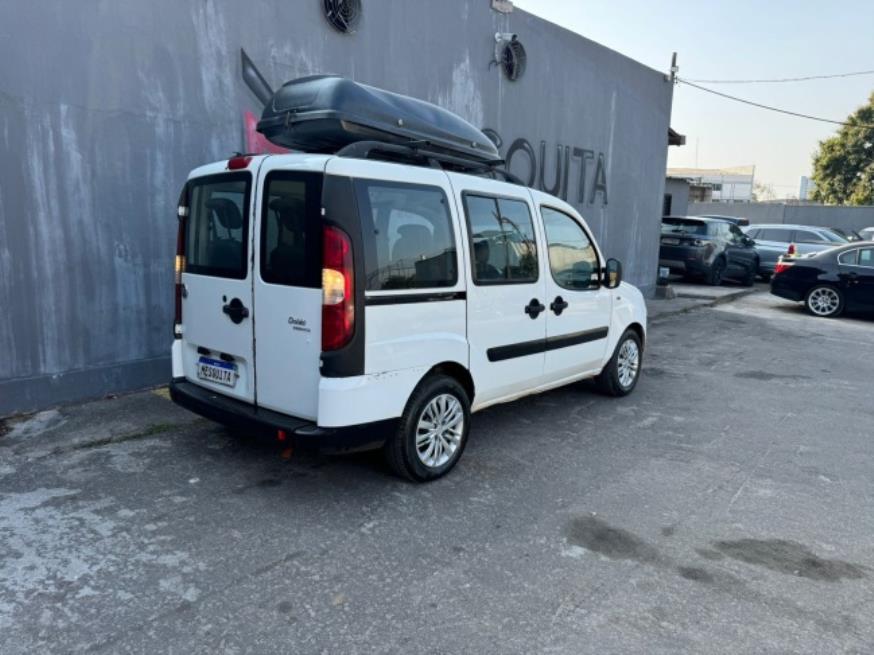 Foto ilustrativa 4 - FIAT DOBLO ESSENCE 1.8  2020 – BRANCA – FLEX