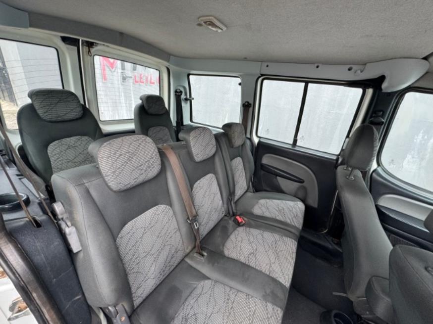 Foto ilustrativa 7 - FIAT DOBLO ESSENCE 1.8 7L 2021 – BRANCA – FLEX