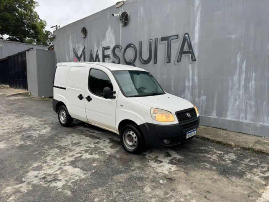 Foto ilustrativa 1 - FIAT DOBLO GARGO 1.4  2013 – BRANCA –  FLEX