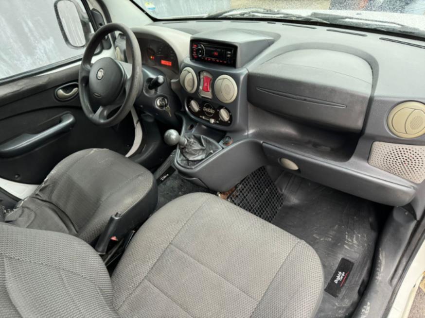 Foto ilustrativa 5 - FIAT DOBLO GARGO 1.4  2013 – BRANCA –  FLEX