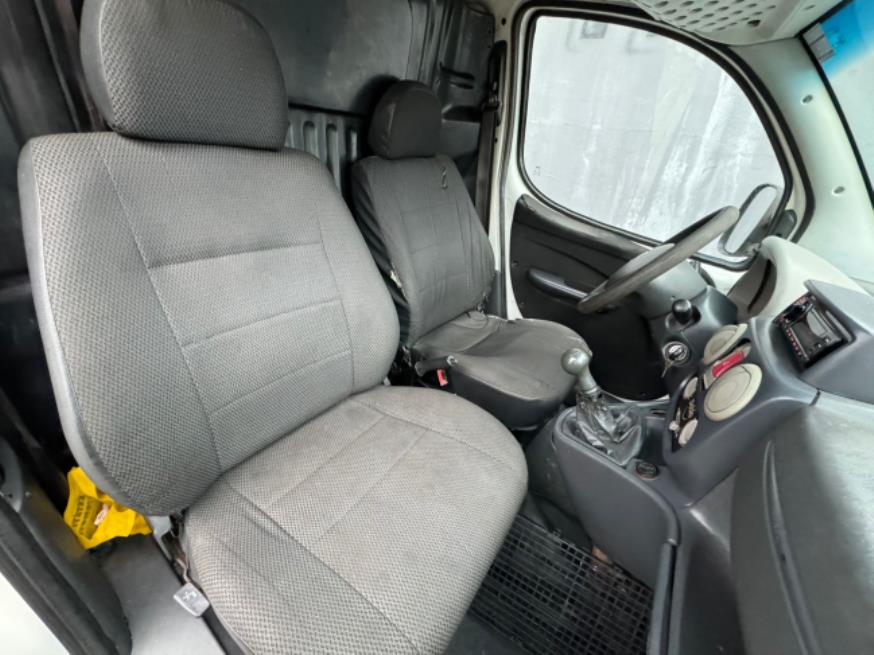 Foto ilustrativa 6 - FIAT DOBLO GARGO 1.4  2013 – BRANCA –  FLEX